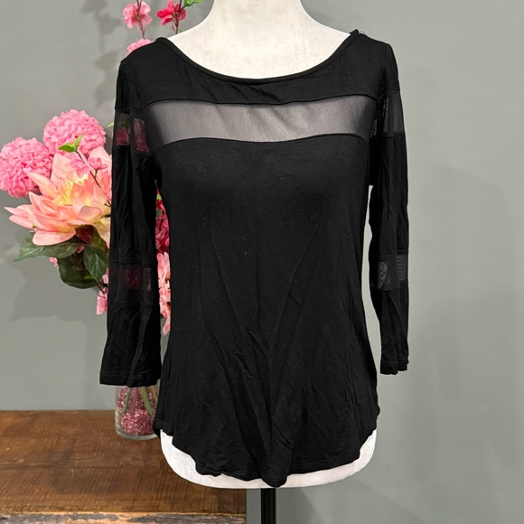 PLEIONE Mid Sleeve Top - Picture 1 of 11